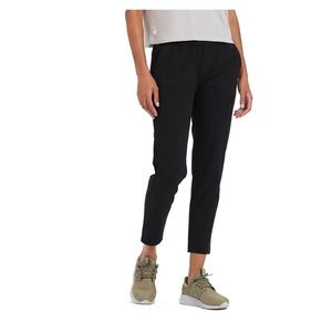 Vuori Wayfarer Ankle Pant black, size medium EUC